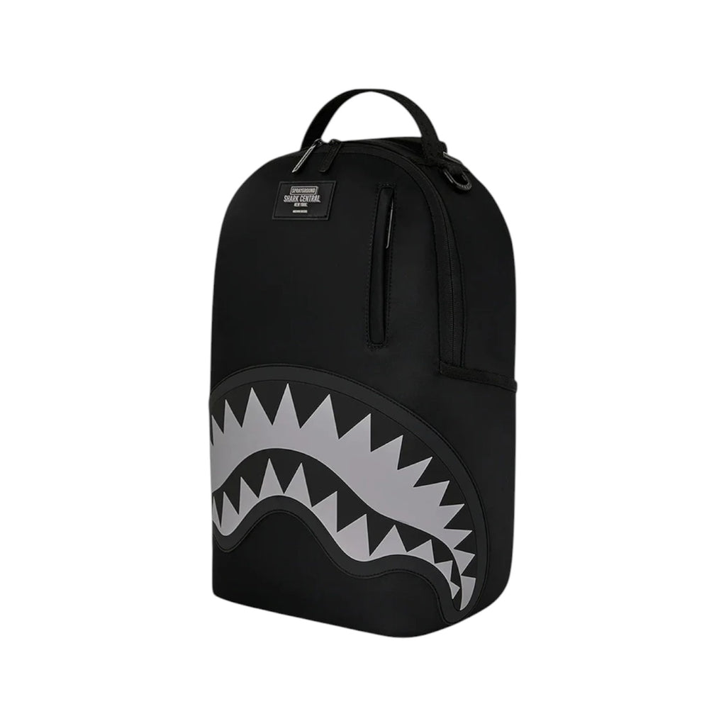 Zaino Sprayground Shark Central nero in nylon con Shark Mouth grigio embossed
