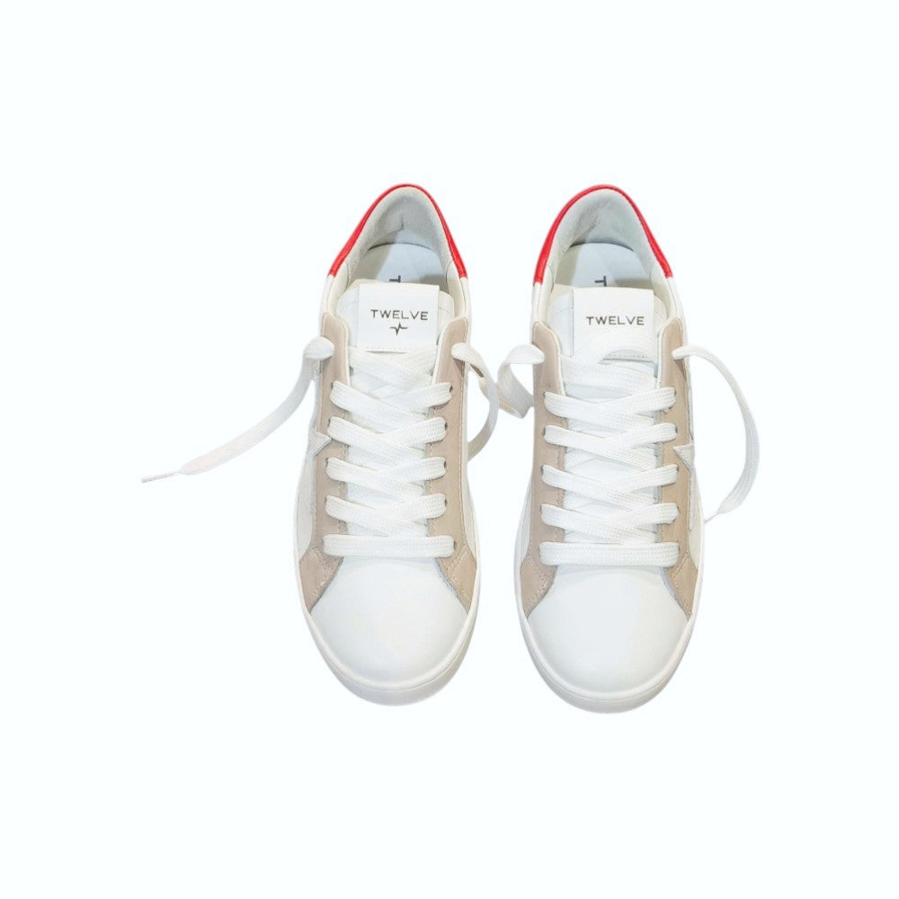 Twelve Sneakers in Pelle Bianca con Banda Beige e Dettaglio Rosso a Contrasto