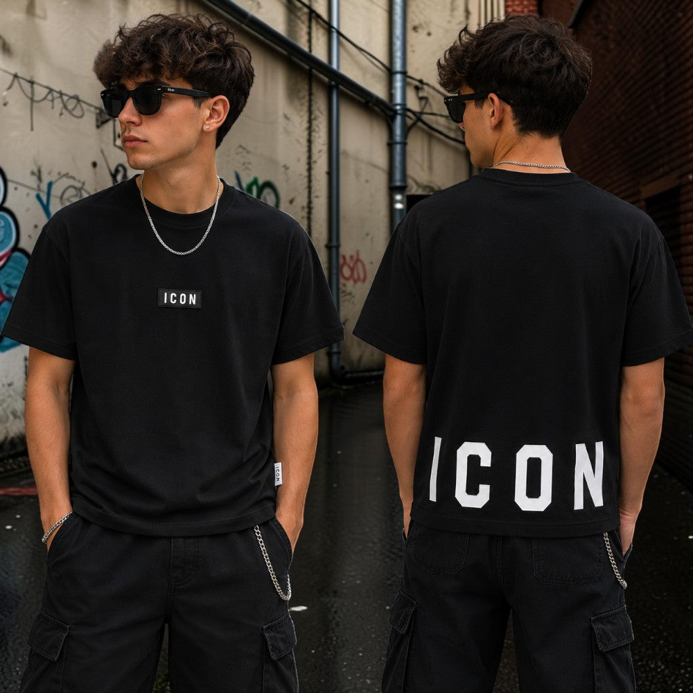 ICON T-shirt ragazzo nera con placca logo e stampa posteriore – IBKS001454-9000