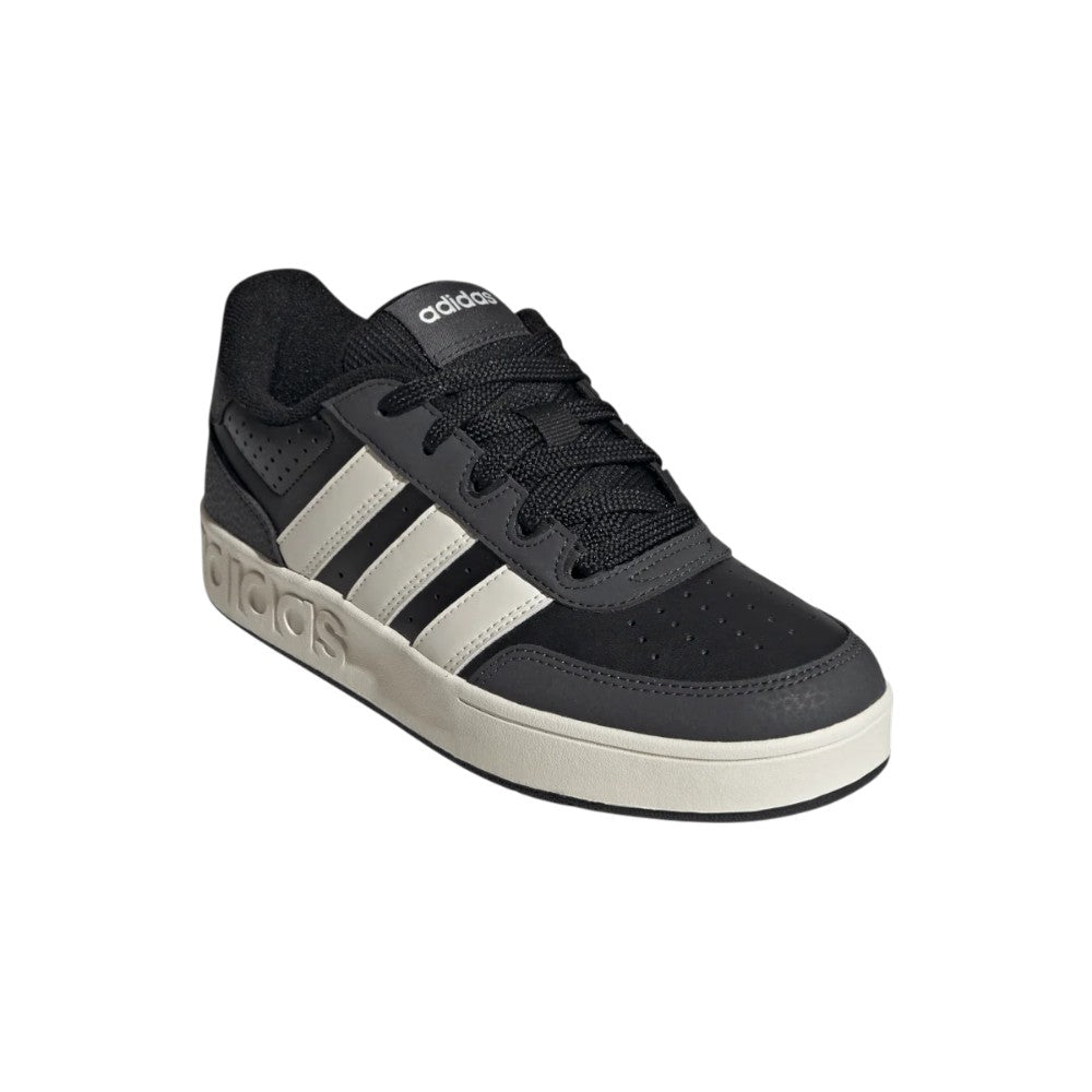 Adidas Sneaker Lifestyle JP9929 Nera con Bande Bianche e Suola Logo Oversize