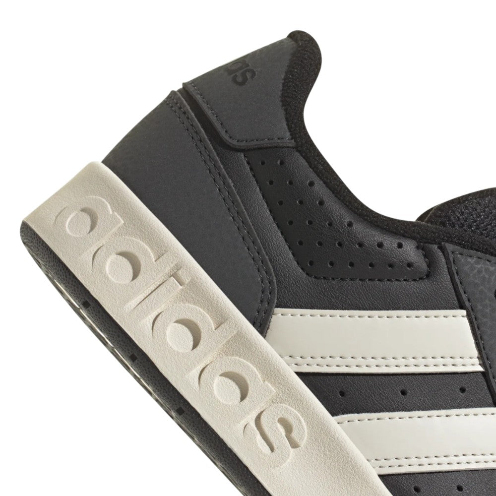 Adidas Sneaker Lifestyle JP9929 Nera con Bande Bianche e Suola Logo Oversize